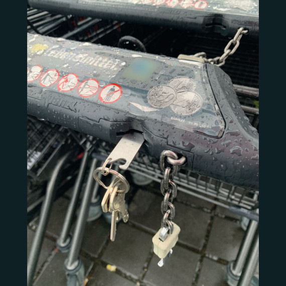 Kovová klíčenka Stickit