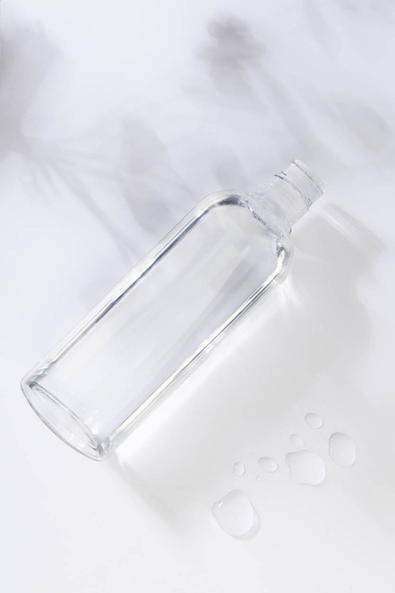 Agua skleněná láhev