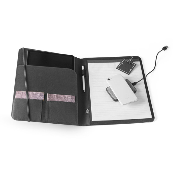 EMERGE FOLDER II. Složka A4 z materiálu recyklovaného polyesteru (100% rPET) 300D s elastickým uzávěrem