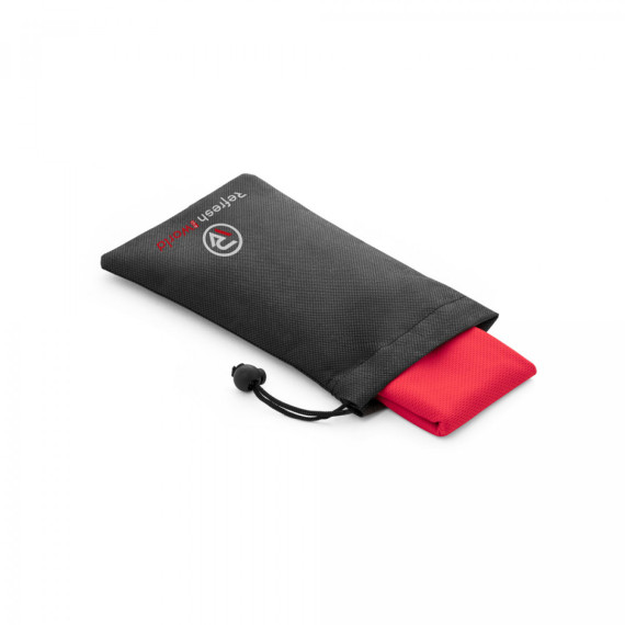 BERNAL. Fitness chladicí ručník recyklovaný polyesterový šátek (100% rPET) s netkaným sáčkem