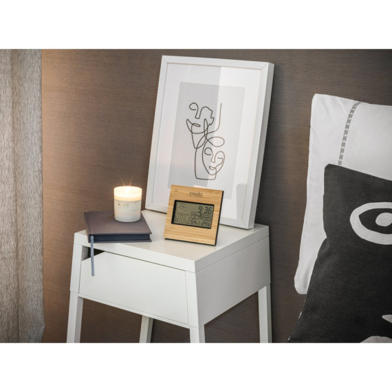 BROMLEY. Stolní meteostanice s LCD obrazovkou z ABS a bambusu