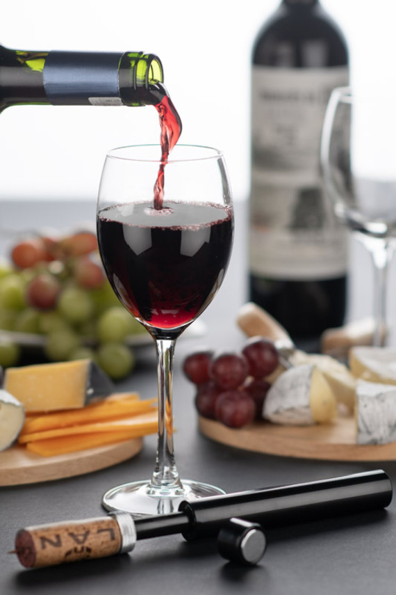 Otvírák na víno KOSTA