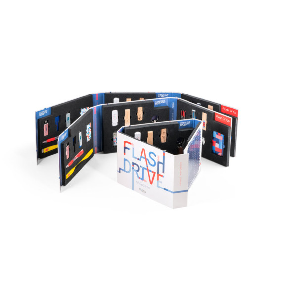 FLASH DRIVE SHOWCASE. Vzorkovník s flash disky