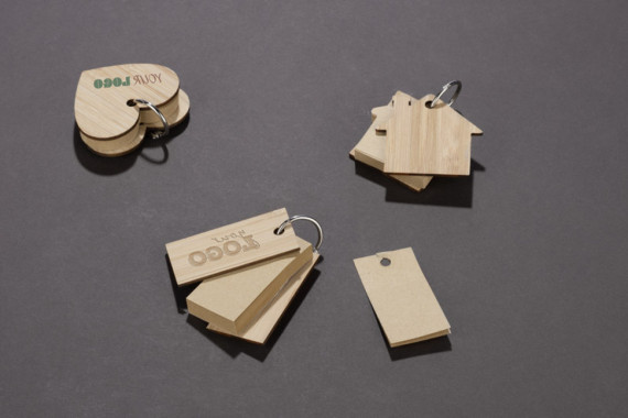 Přívěšek na klíče se samolepícími lístky POLA