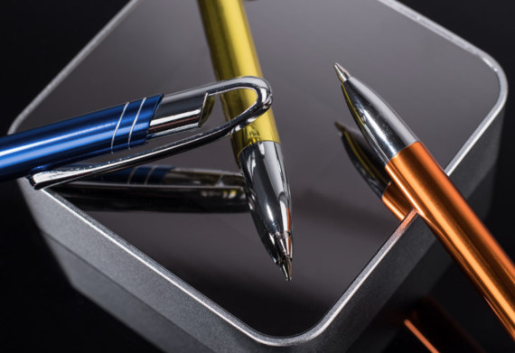 Kuličkové pero AVALO