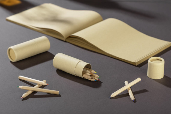 Pastelky v tubě po 12 ks. REDKO