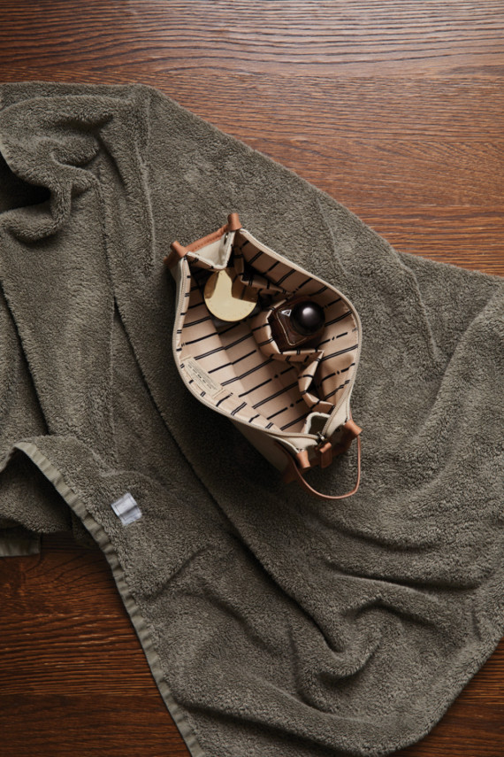 Toaletní taška VINGA Bosler z GRS recykl. canvas