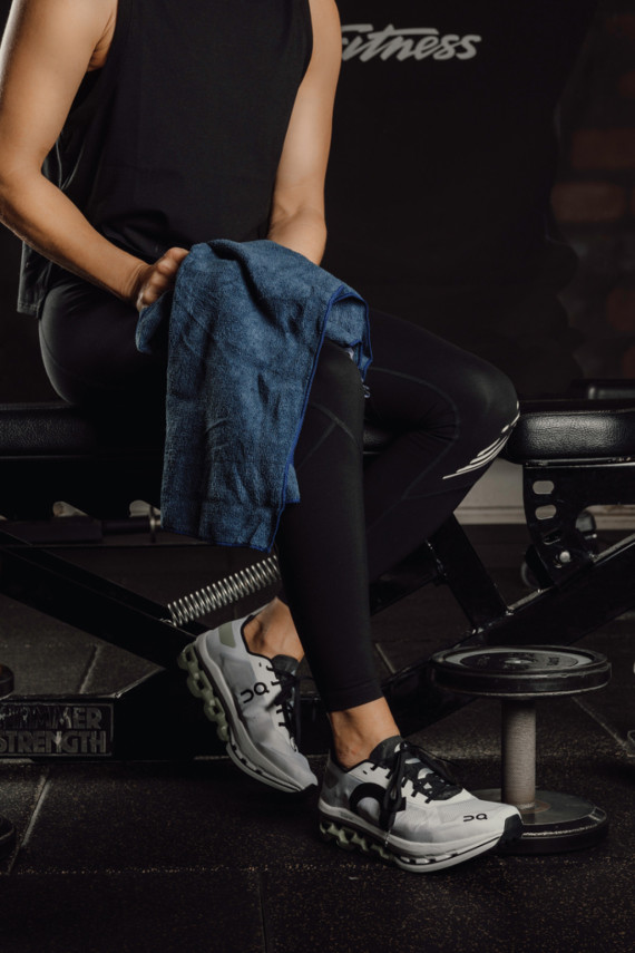 Sportovní ručník VINGA z GRS RPET 40x80cm