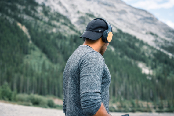 Bezdrátová sluchátka Elite z bambusu a RCS recykl. ABS