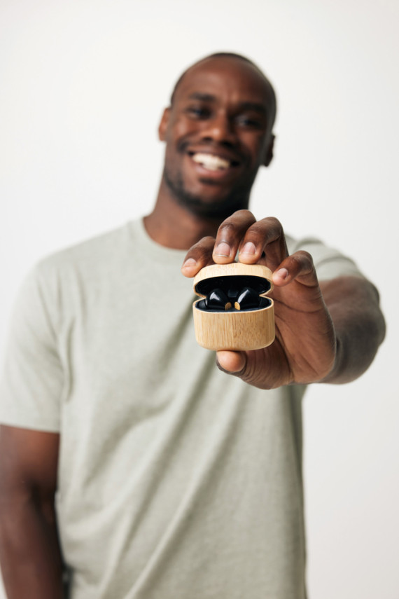 TWS sluchátka z RCS RPET a bambusu