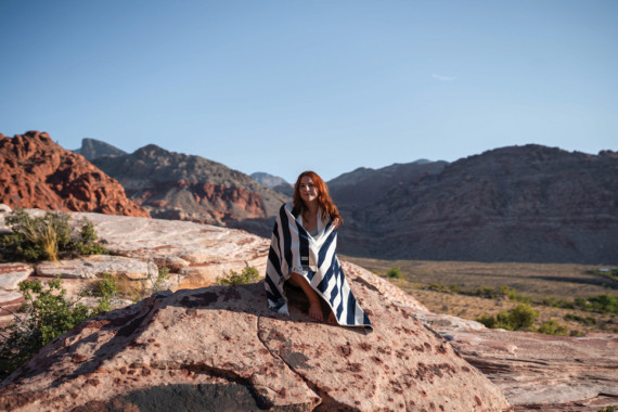 Plážová osuška XL Ukiyo Yukari z recykl. bavlny AWARE™