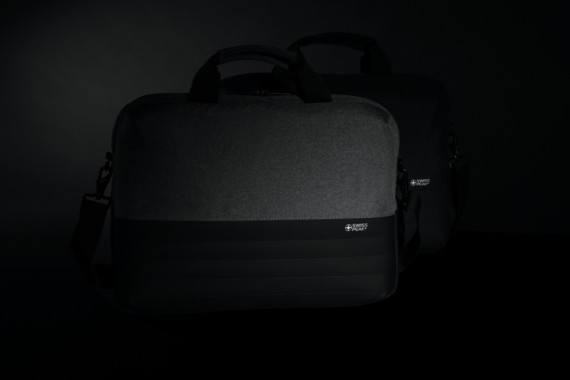 RFID taška na 15.6" notebook Swiss Peak z RPET AWARE™