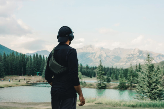 Ledvinka Crescent z RPET AWARE™