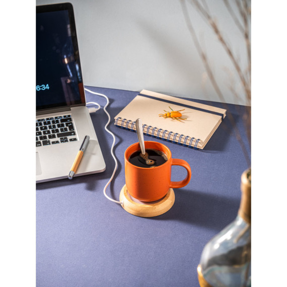 GATES. Ohřívač hrnků s bambusovým tělem