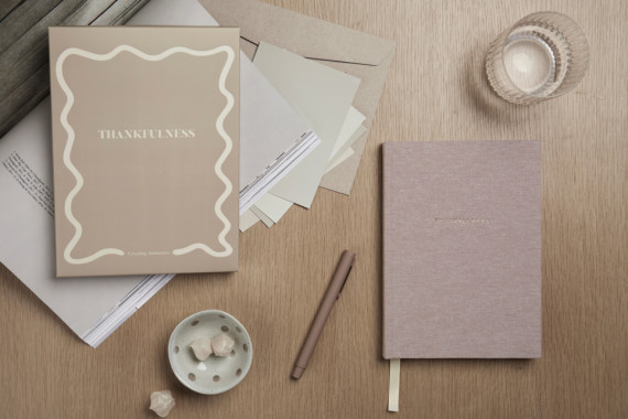 Deníkový zápisník VINGA Thankfulness z GRS recykl. papíru