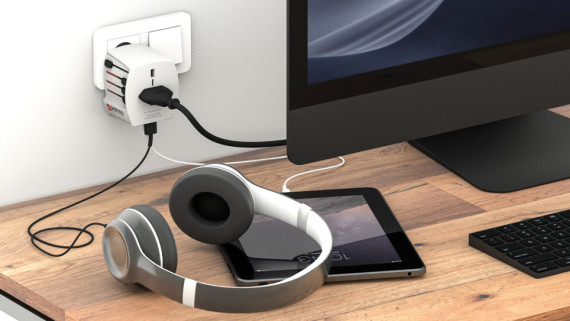 Cestovní adaptér SKROSS World MUV 2-pole s USB A a C