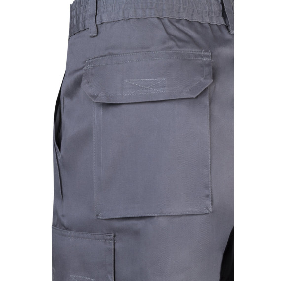 VL CHIONE. Bermudy z kepru s mnoha kapsami (200 g/m²), z bavlny (35 %) a polyesteru (65 %)