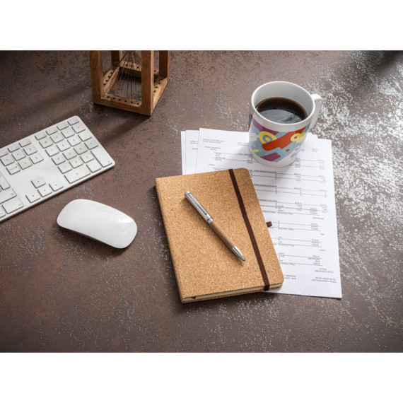 HAWKINS A5. Korkový zápisník A5 s hladkými stránkami