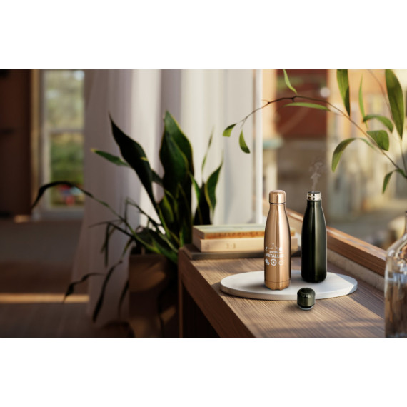 SHOW METALLIC. Láhev z nerezové oceli s matným kovovým povrchem 510 ml