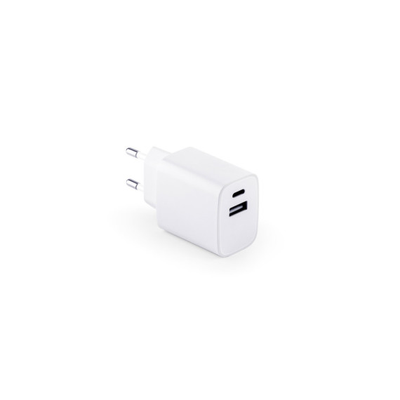WEGENER. Napájecí adaptér s portem USB-A 18W a USB-C 20W ve recyklovaného ABS (100% rABS)