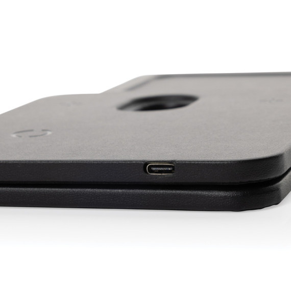 Bezdrátová stolní nabíječka Swiss Peak 3v1 z RCS recykl. PU