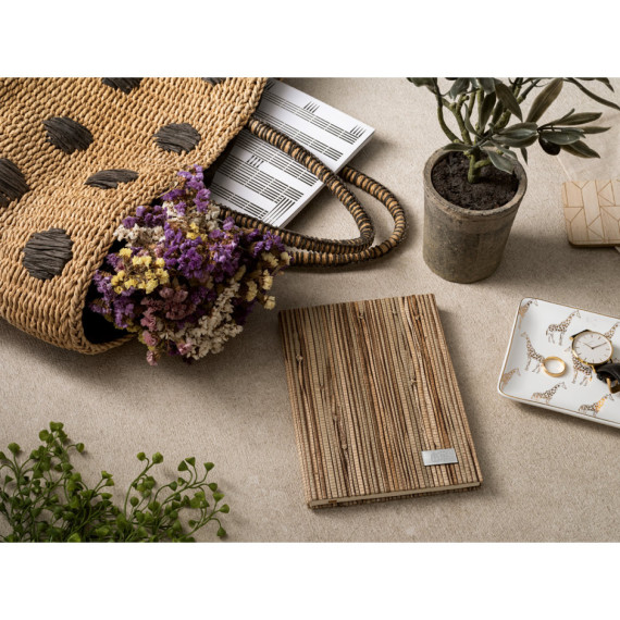 NERUDA. Poznámkový blok ve formátu A5 s tvrdými deskami vyrobenými z přírodních slaměných vláken