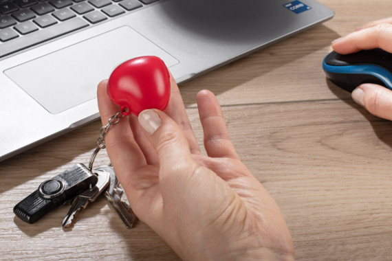 Antistresový kroužek na klíče LOVE