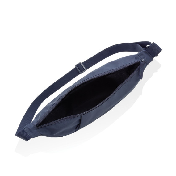 Crossbody Crescent XL z RPET AWARE™  ve tvaru půlměsíce
