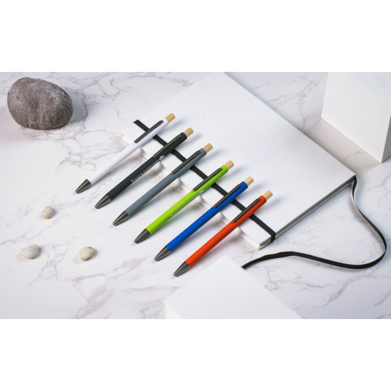 ZYLEN. Kuličkové pero z recyklovaného hliníku (100% rAL) s gumovou úpravou