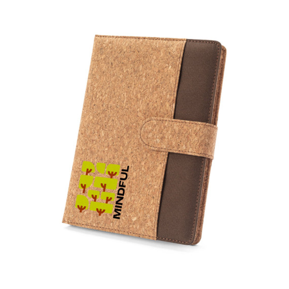 FIELDING. Složka A5 z korku a recyklovaného polyesteru (100% rPET) s odnímatelným blokem