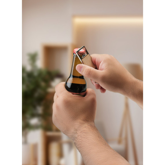 SYLVESTER. Obdélníkový kovový přívěšek na klíče s otvírákem na klíče