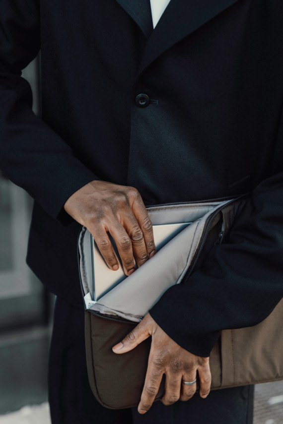 Obal na notebook 15,6” Urban KENTO z RCS recykl. nylonu