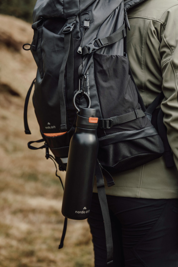 Jednostěnná láhev na vodu Nordic Drift Trail 750 ml z RCS