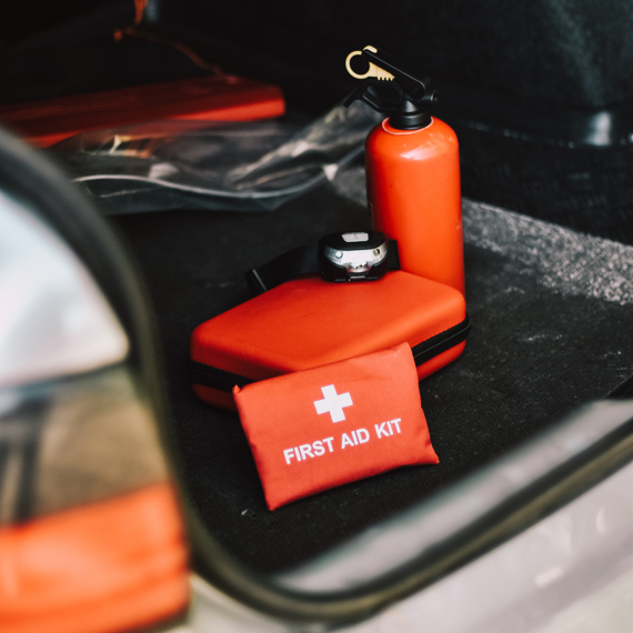 CAR SAFE sada první pomoci do auta, červená