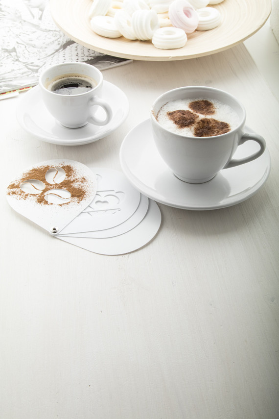 Typica sada šálků na cappuccino