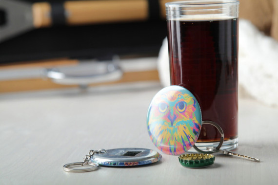 MagBadge Bottle placka s otvírákem na láhve